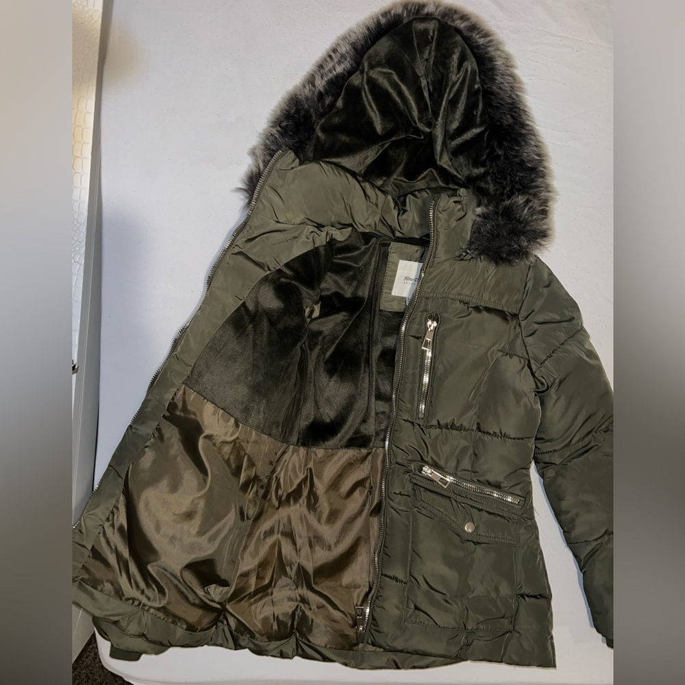 How Dare V Khaki and Black Puffer Jacket with Faux Fur